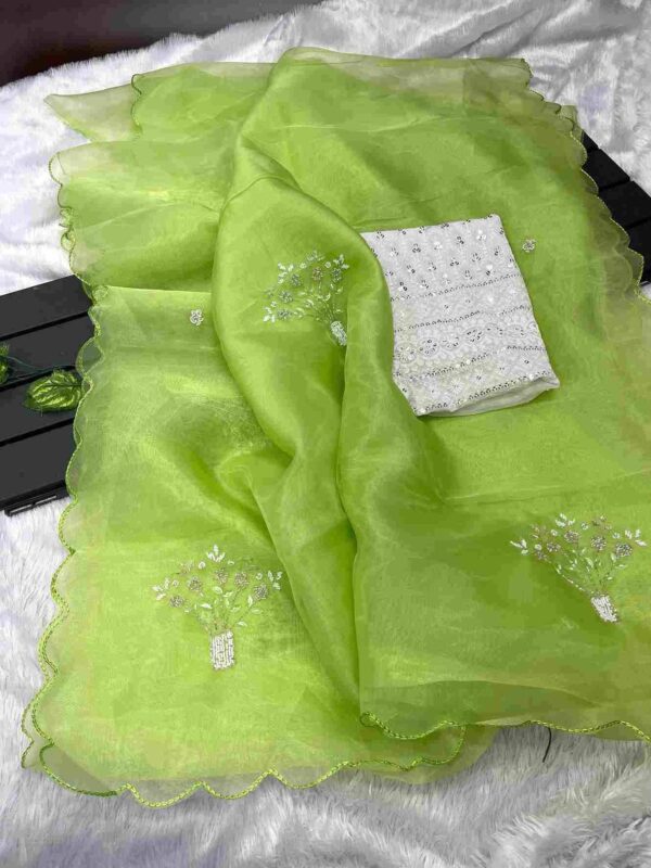 2024 04 27 17 34 24 vidhi fashid wholesale sarees wholesaleprice 04.jpeg