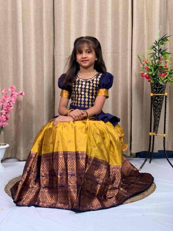 p 2024 09 06 17 21 06 pvr kids lehenga 7 fashid wholesale lehnga wholesaleprice 01.jpeg