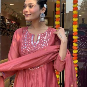 The outfit is made of Masleen cotton giving it a smooth and luxurious feel
