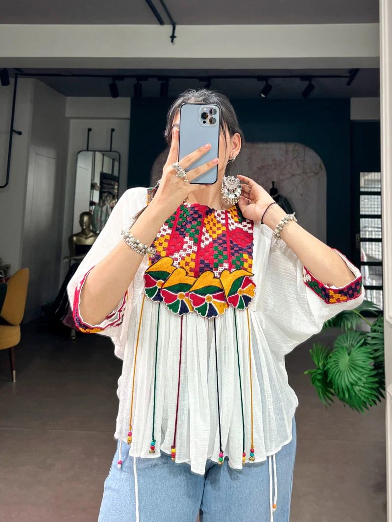 1784554342 Taraa L 4202 Mirror Handcrafted Navratri Ladies Top Collection Rehmat Boutique Taraa L 4202 Mirror Handcrafted Navratri Ladies Top Collection Rehmat Boutique